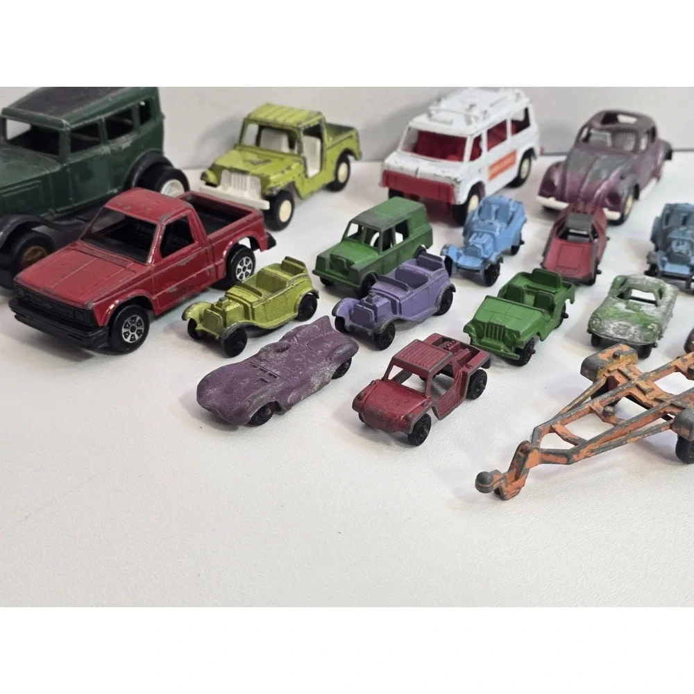 Big Mixed Lot of Vintage Tootsietoy Cars Most In Good Shape!